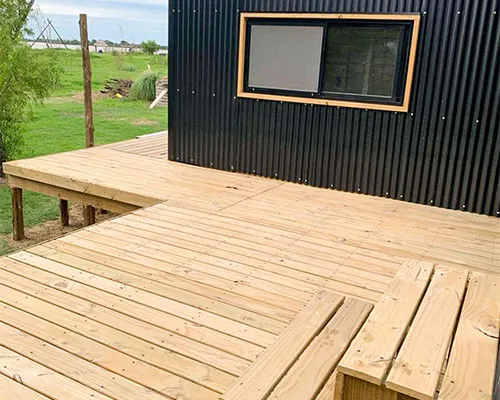 Deck de pino impregnado